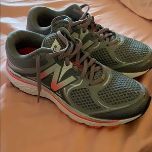 New Balance size 9 grey/pink/white ABZ RB 940 v3